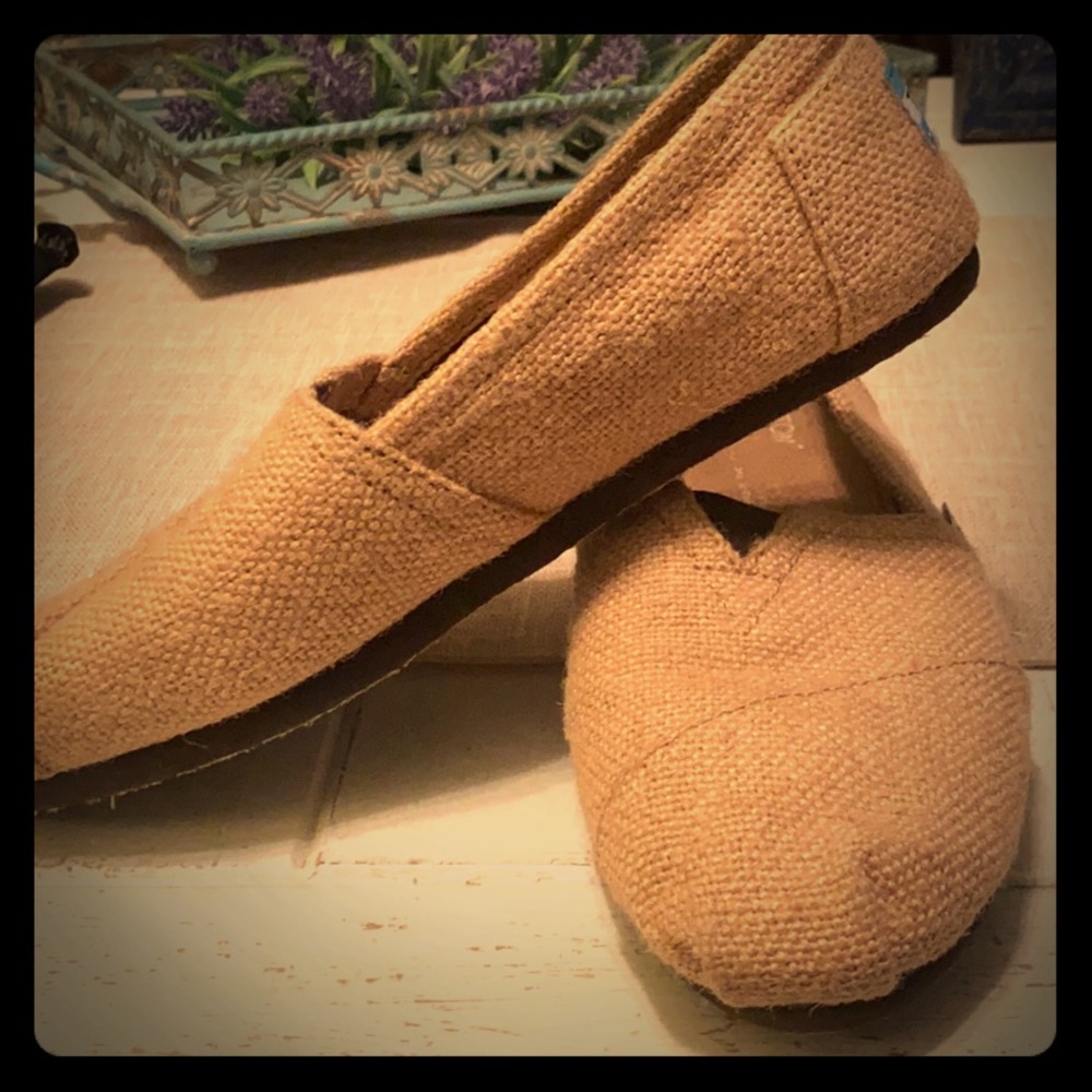 Burlap/canvas Toms